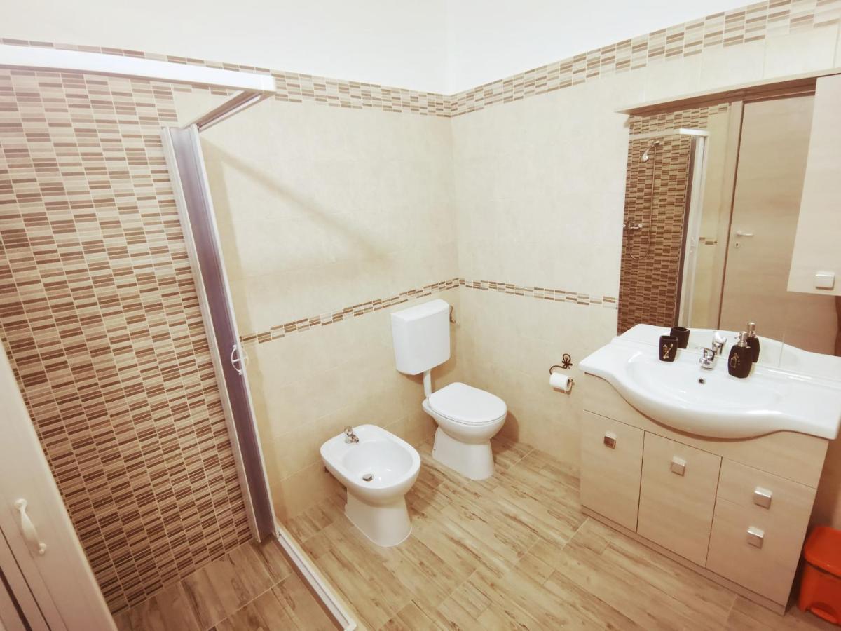 Via Alessandria Hotel Racale Ngoại thất bức ảnh