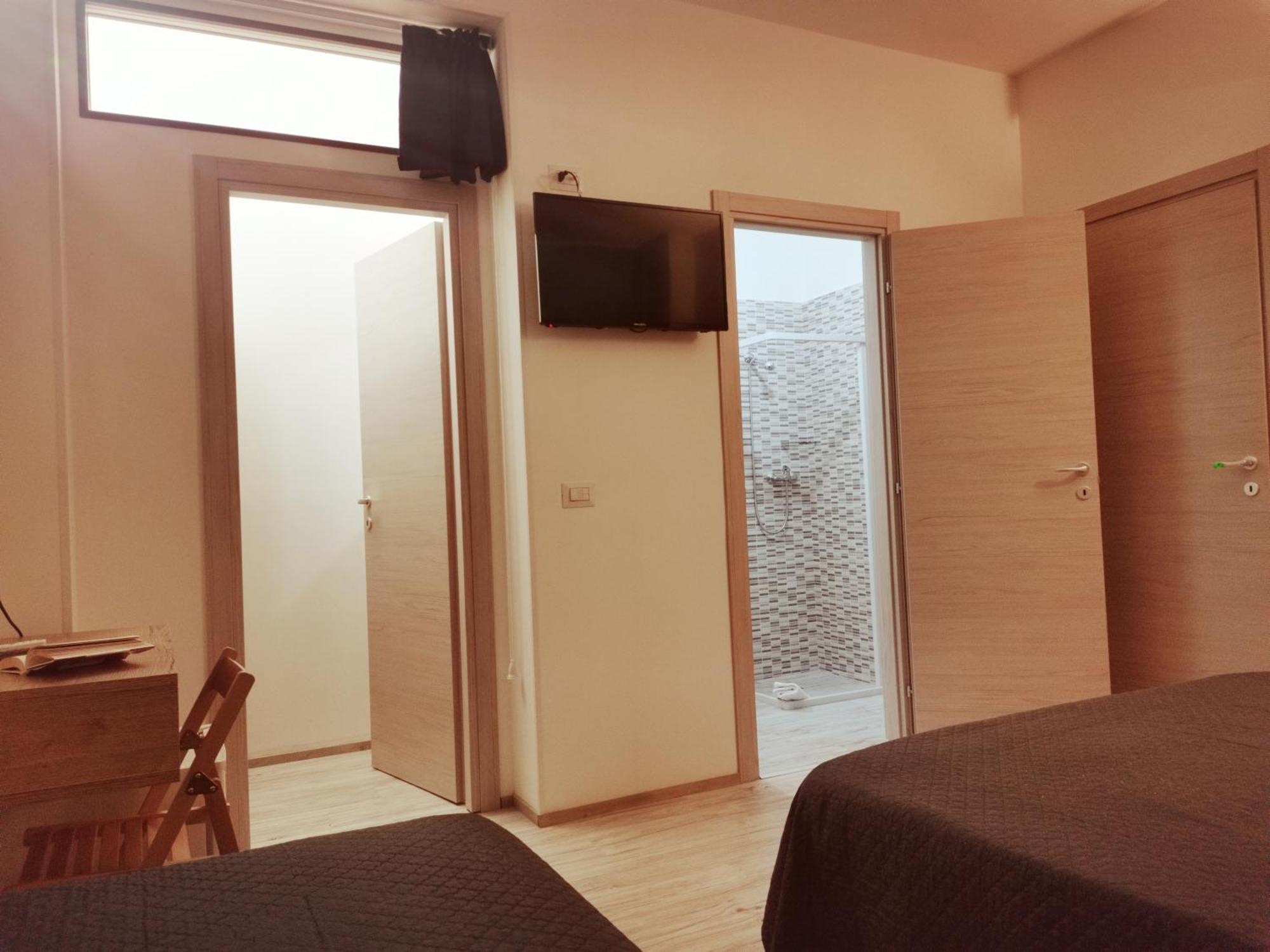 Via Alessandria Hotel Racale Phòng bức ảnh